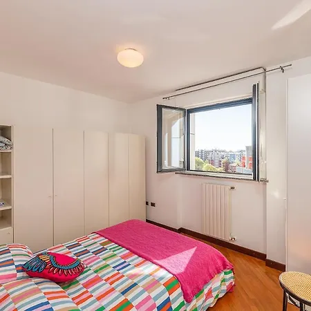 Apartment The Rainbow House With Terrace! Milan