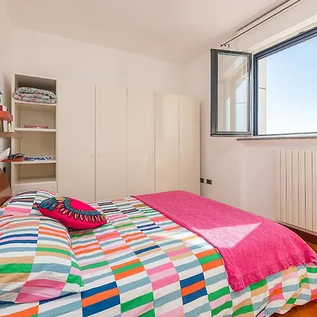 The Rainbow House With Terrace! Apartment Milan
