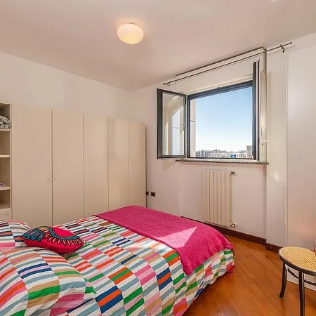 The Rainbow House With Terrace! Apartment *