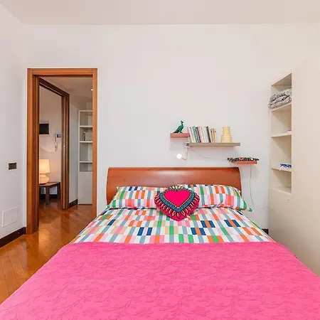 Apartment The Rainbow House With Terrace! Milan