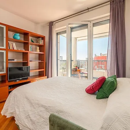 The Rainbow House With Terrace! Apartment Milan